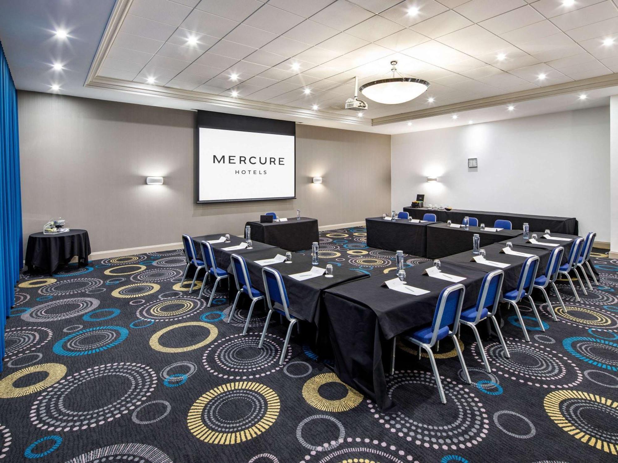 Mercure Telford Centre Hotel מראה חיצוני תמונה