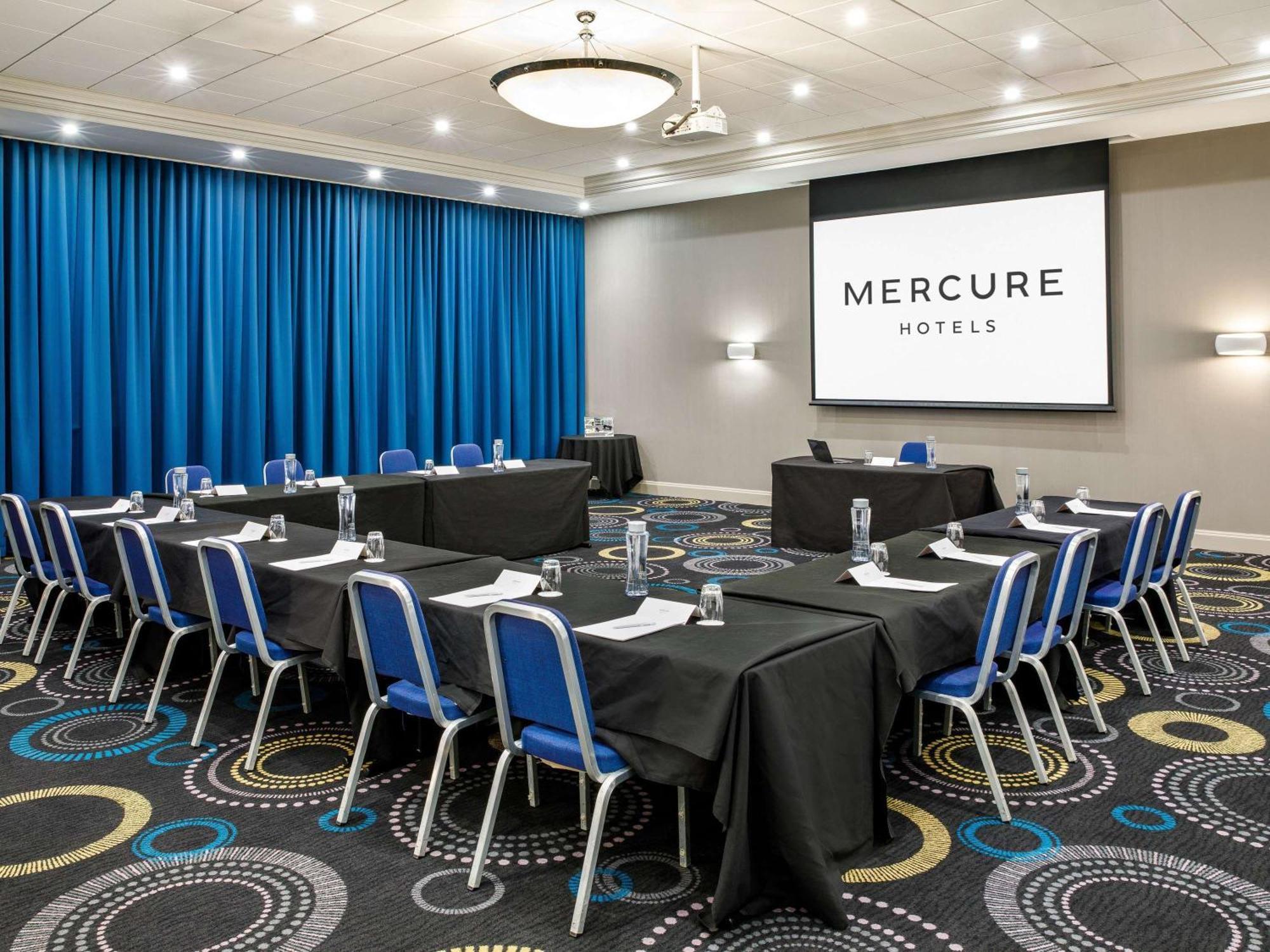 Mercure Telford Centre Hotel מראה חיצוני תמונה