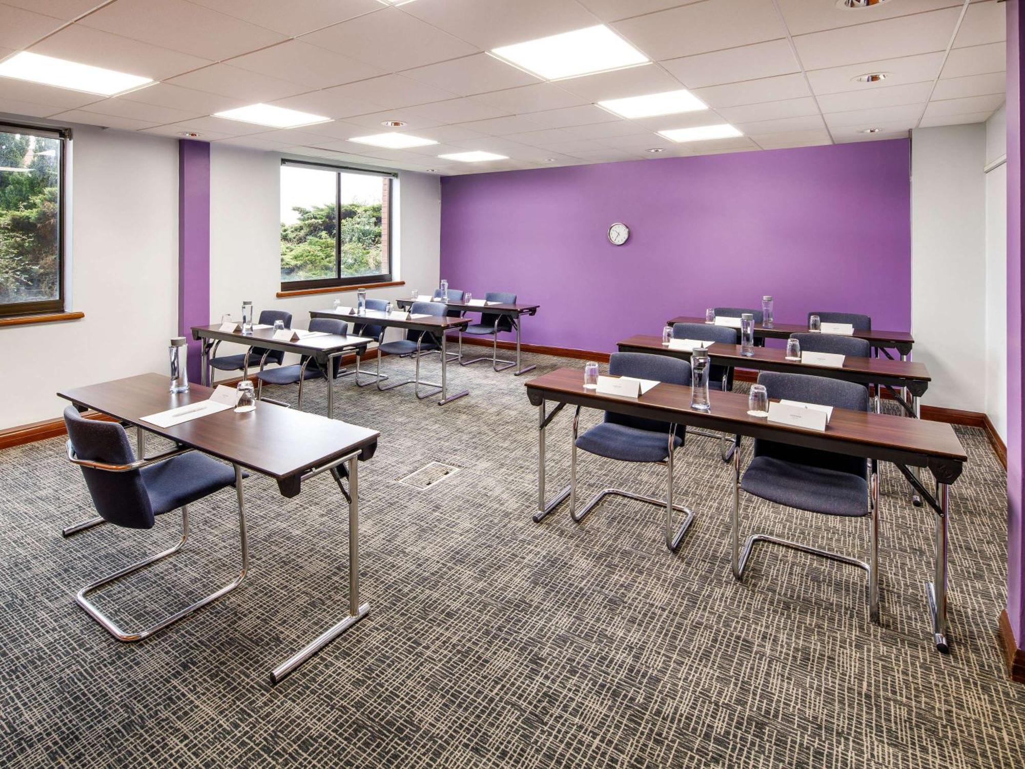 Mercure Telford Centre Hotel מראה חיצוני תמונה