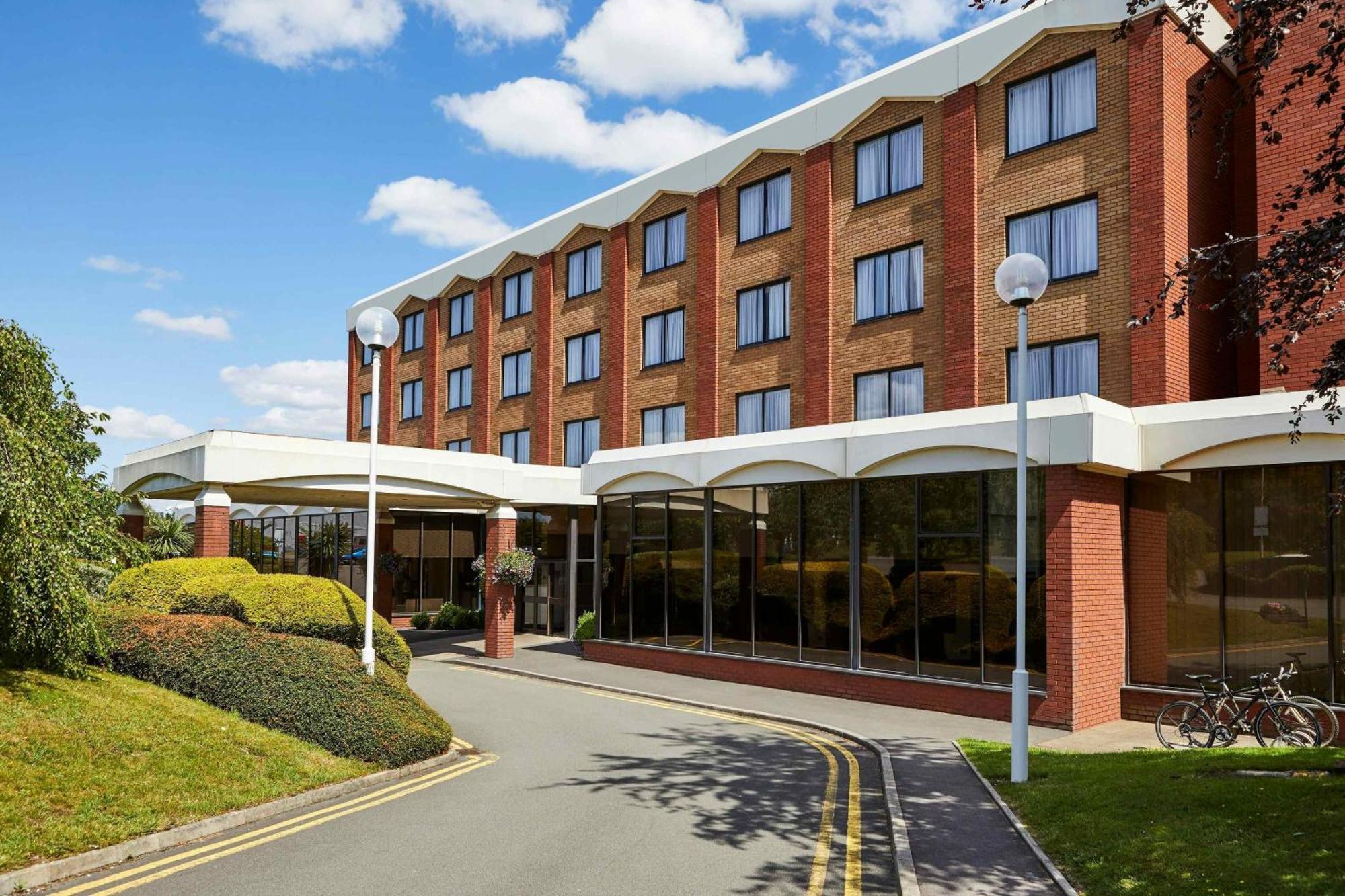 Mercure Telford Centre Hotel מראה חיצוני תמונה