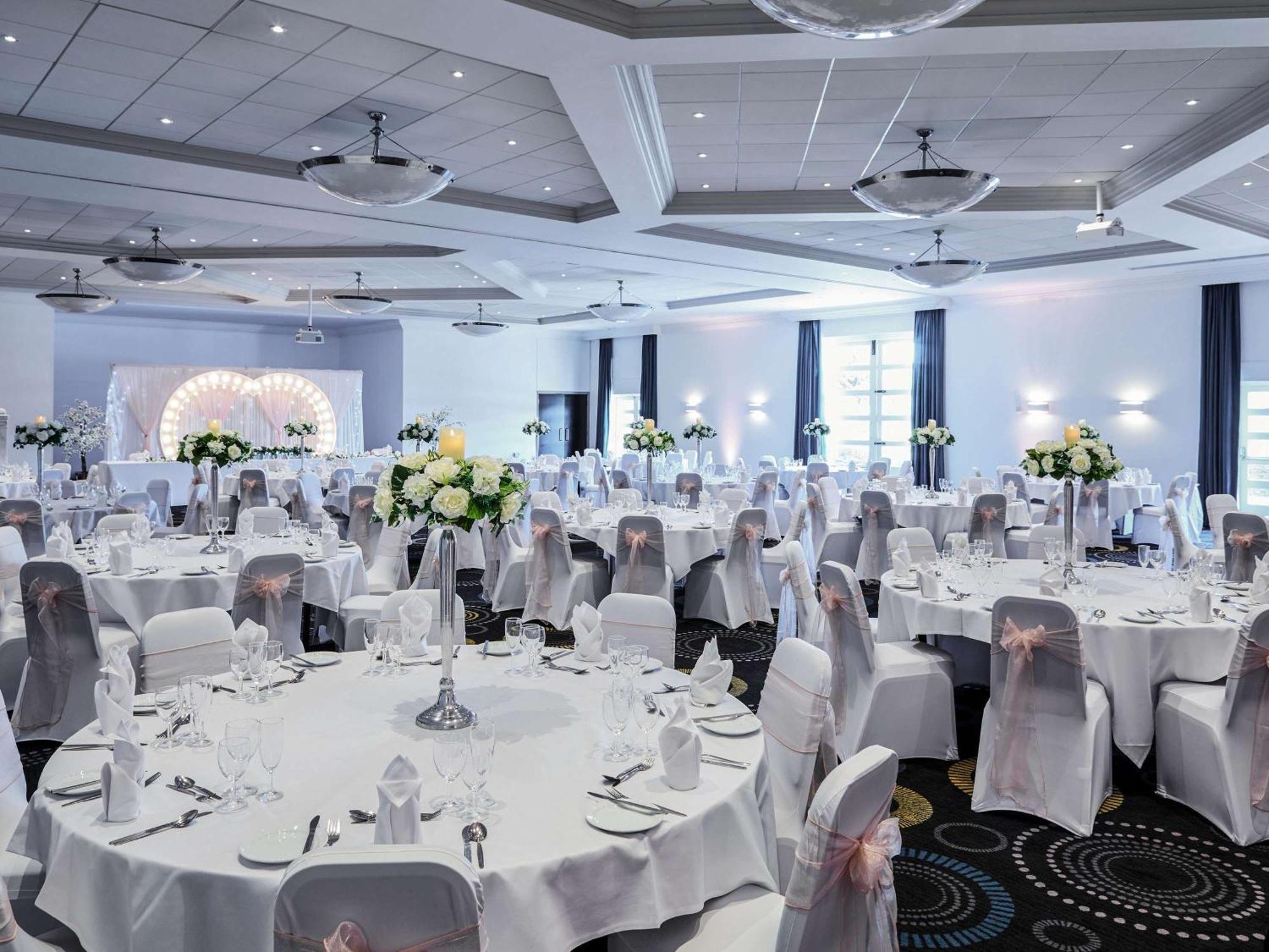 Mercure Telford Centre Hotel מראה חיצוני תמונה