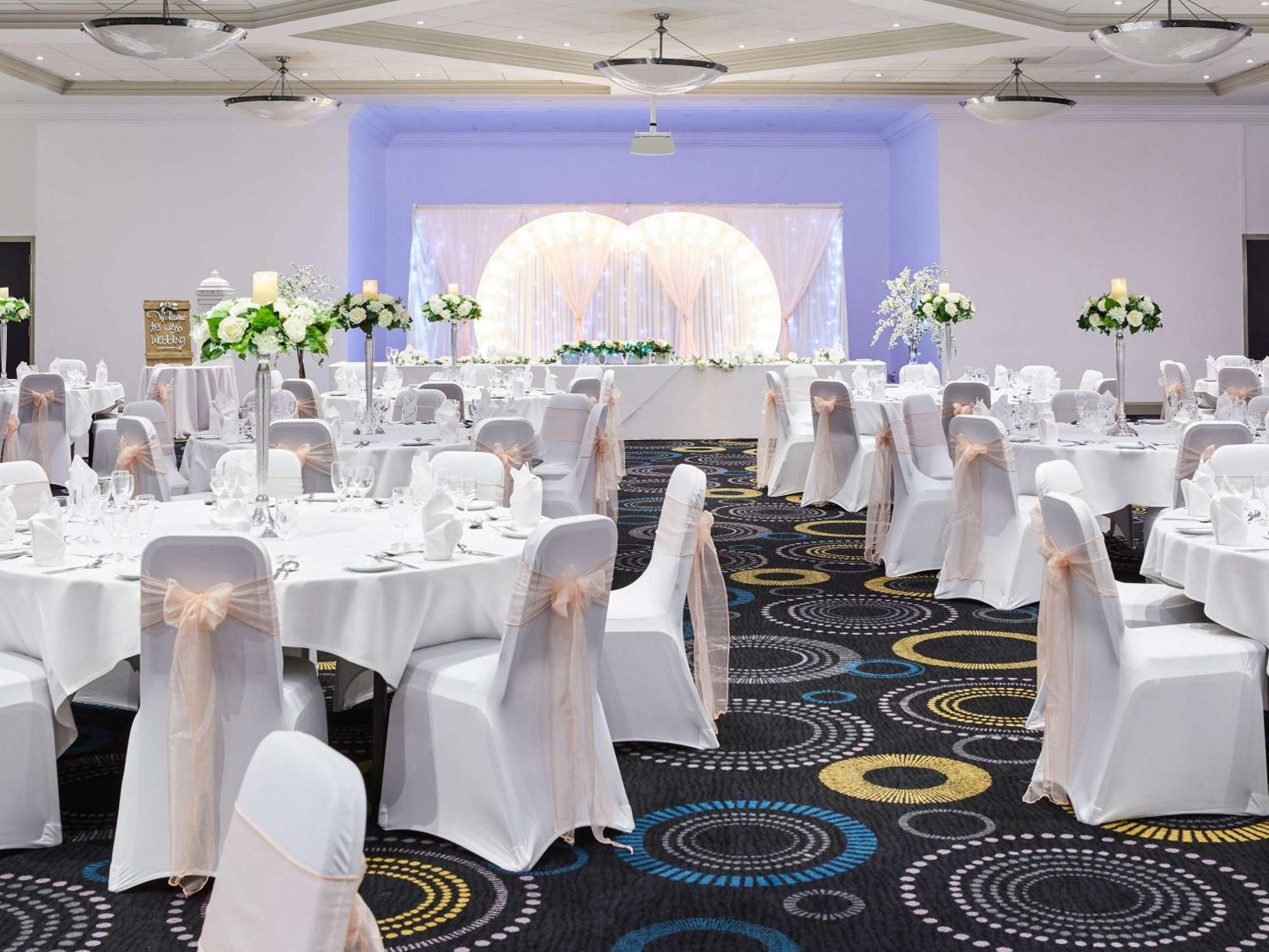 Mercure Telford Centre Hotel מראה חיצוני תמונה